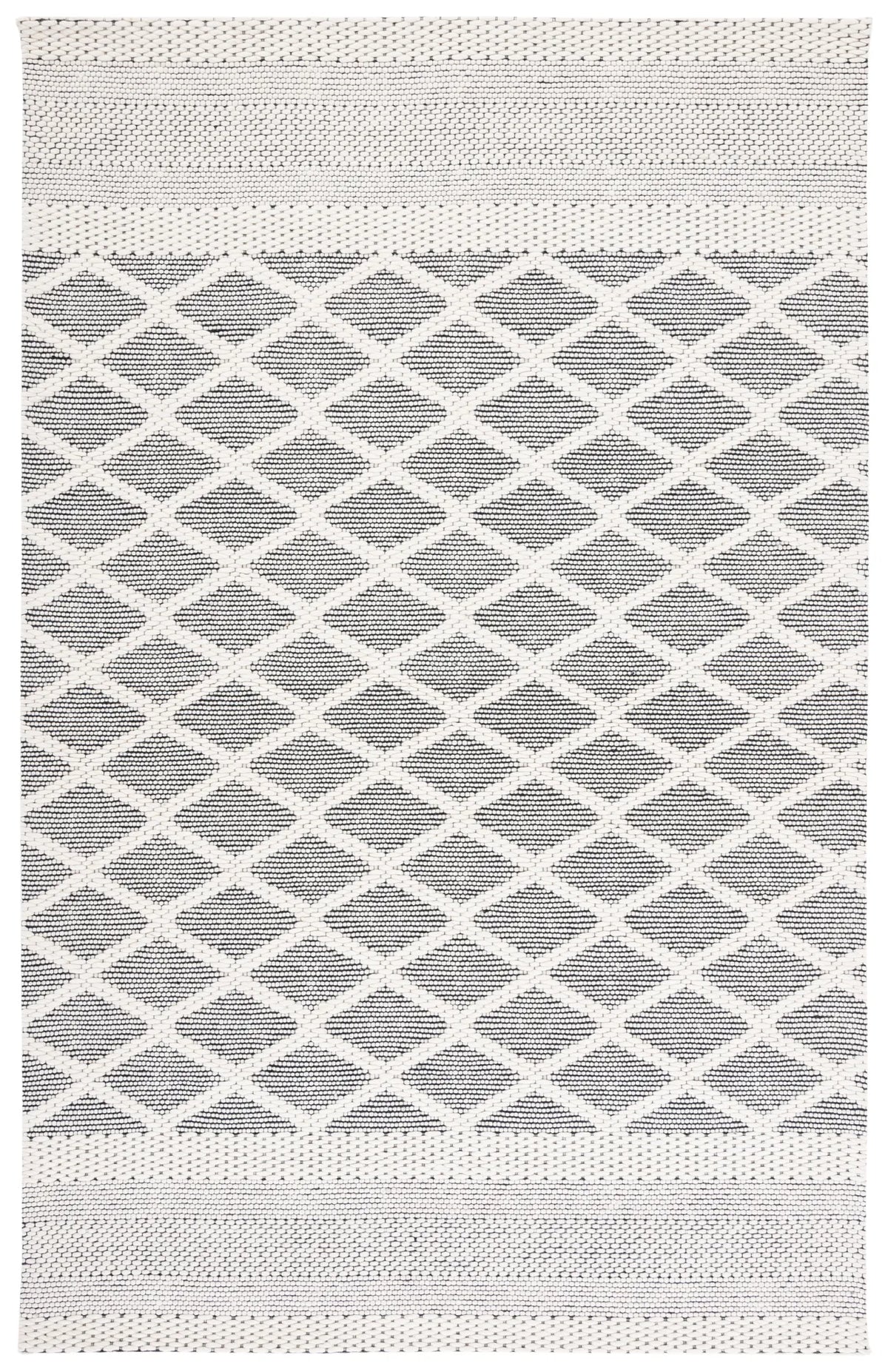 Safavieh Vermont 4'-0" x 6'-0" Rug in Ivory / Black