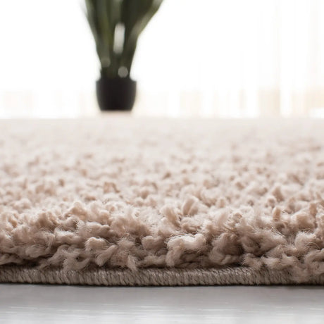Safavieh Primo Shag 4'-0" x 6'-0" Rug in Beige