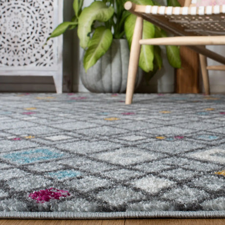 Safavieh Amsterdam 4'-0" x 6'-0" Rug in Grey / Light Grey