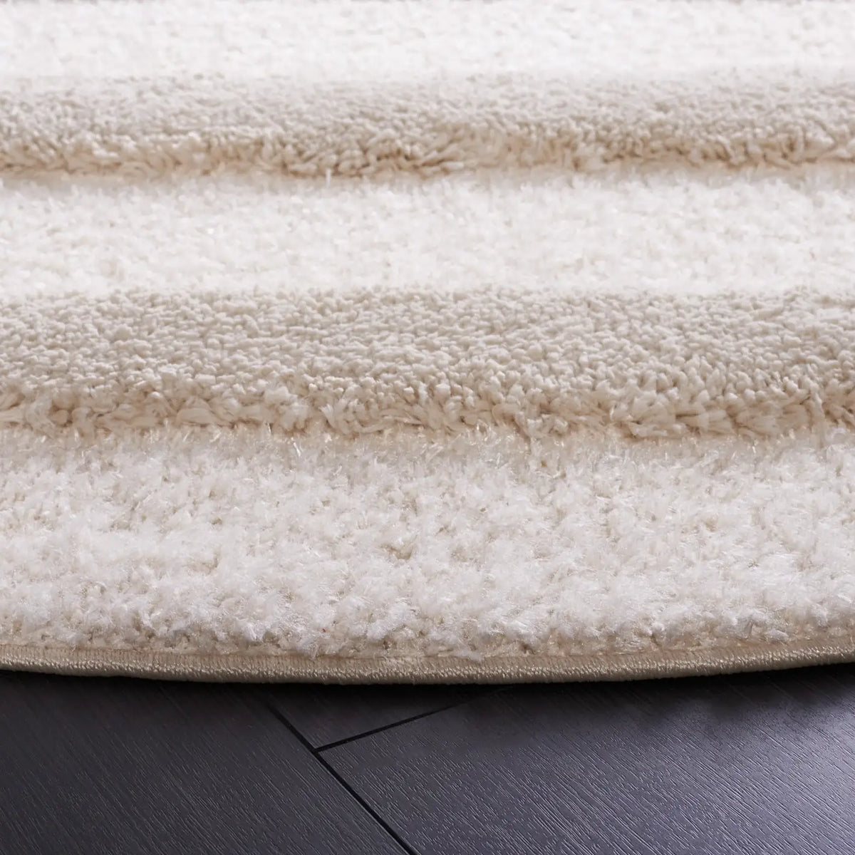 Safavieh Hi-Lo Shag 6'-7" x 6'-7" Rug in Beige