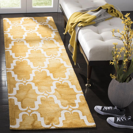 Safavieh Dip Dye 2'-3" x 8'-0" Rug in Gold / Ivory
