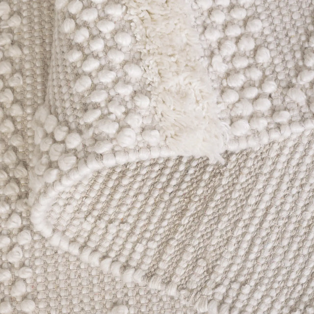 Safavieh Natura 4'-0" x 6'-0" Rug in Natural / Ivory