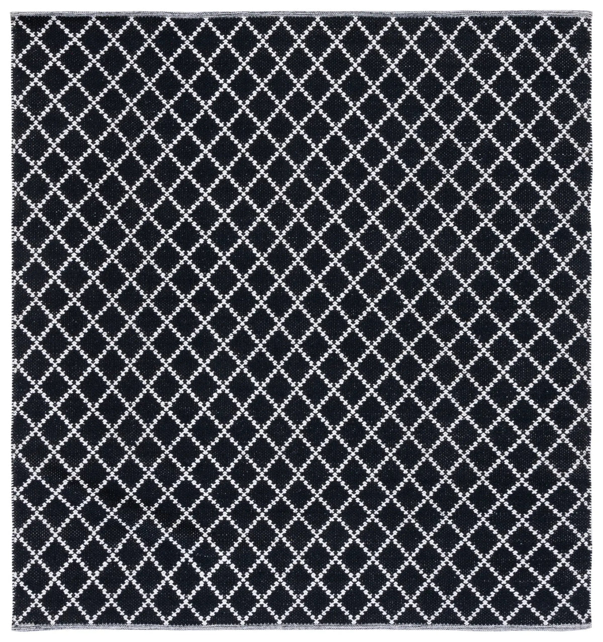 Safavieh Montauk 6'-0" x 6'-0" Rug in Black / Ivory