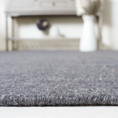Safavieh Kilim 4'-0" x 6'-0" Rug in Dark Grey
