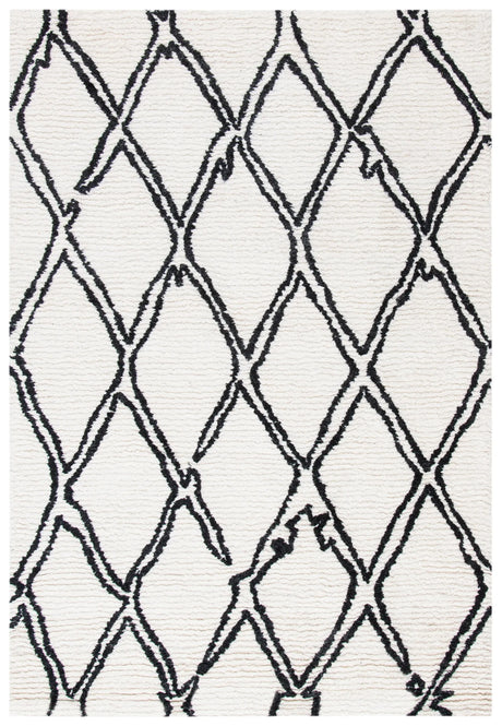 Safavieh Casablanca 4'-0" x 6'-0" Rug in Ivory / Black