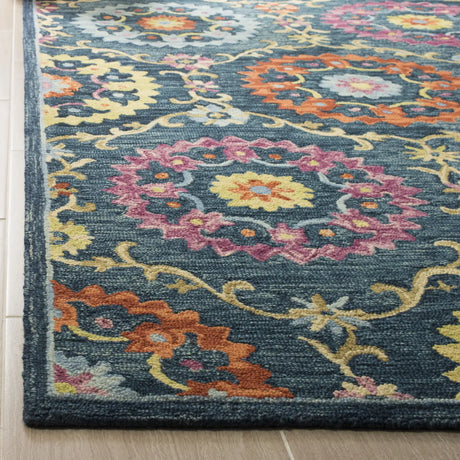 Safavieh Suzani 5'-0" x 8'-0" Rug in Blue / Multi