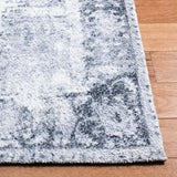 Safavieh Classic Vintage 4'-0" x 6'-0" Rug in Silver / Dark Grey
