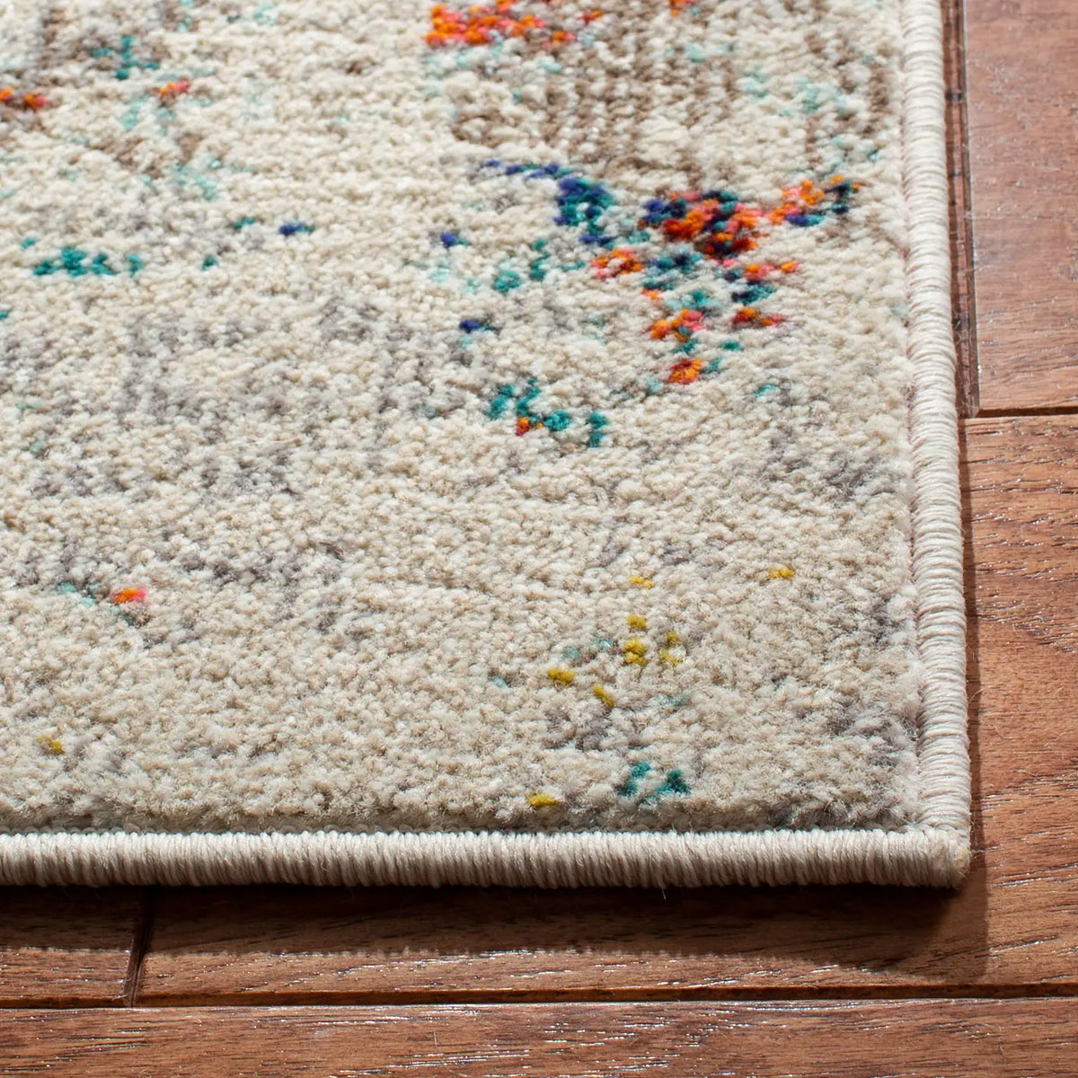Safavieh Madison 4'-0" x 6'-0" Rug in Cream / Orange