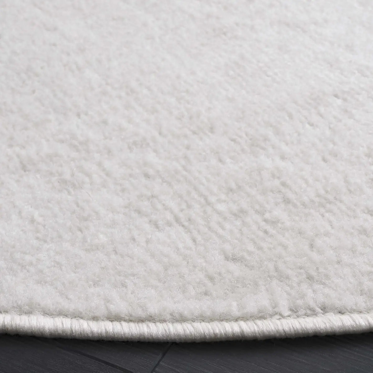 Safavieh Pyramid 6'-7" x 6'-7" Rug in Ivory / Grey