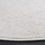 Safavieh Pyramid 6'-7" x 6'-7" Rug in Ivory / Grey