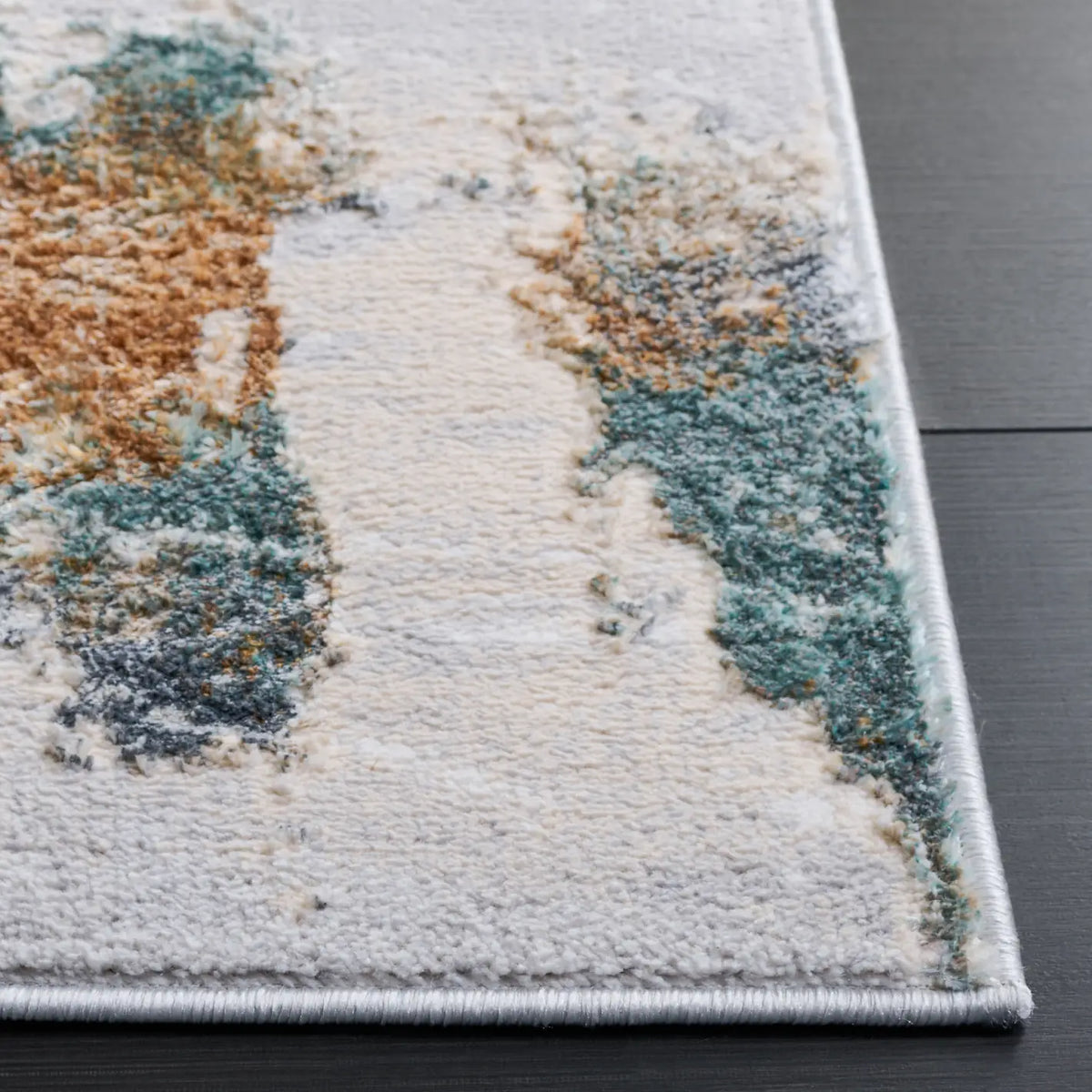 Safavieh Alenia 100 4'-0" x 6'-0" Rug in Grey / Beige