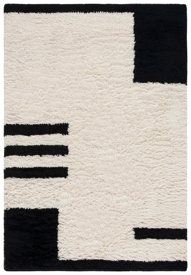 Safavieh Casablanca 4'-0" x 6'-0" Rug in Black / Ivory