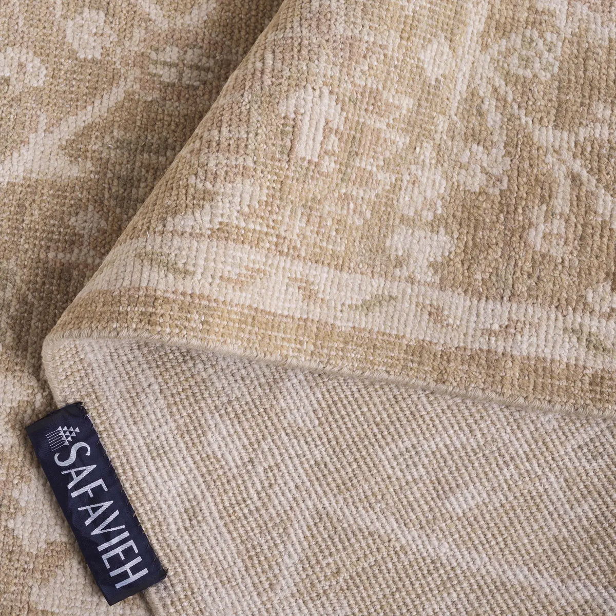 Safavieh Izmir 6'-0" x 9'-0" Rug in Gold / Gold