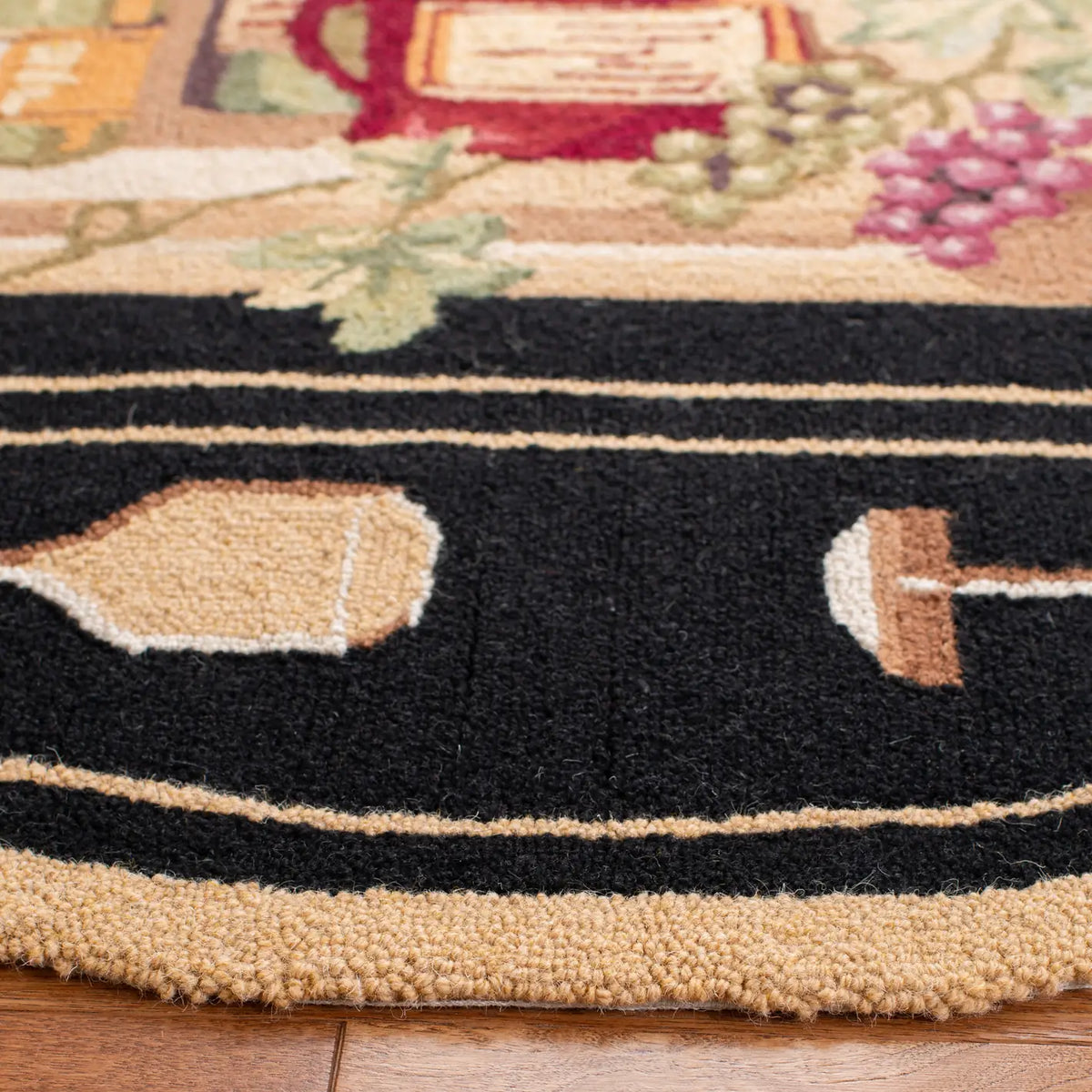 Safavieh Chelsea 5'-6" x 5'-6" Rug in Black / Multi