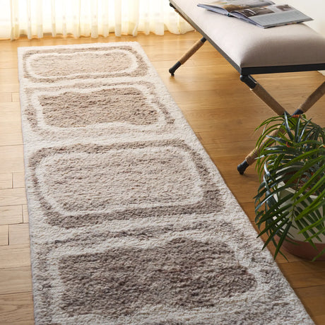 Safavieh Casablanca 2'-3" x 9'-0" Rug in Ivory / Brown