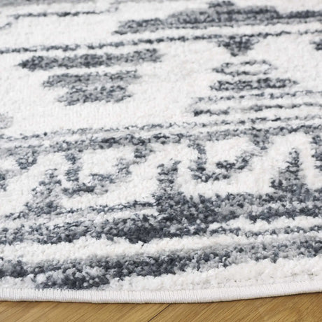 Safavieh Layla 6'-7" x 6'-7" Rug in Ivory / Grey