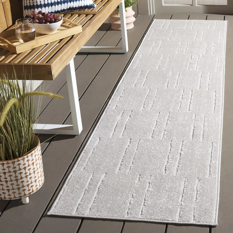 Safavieh Stella 2'-0" x 8'-0" Rug in Ivory