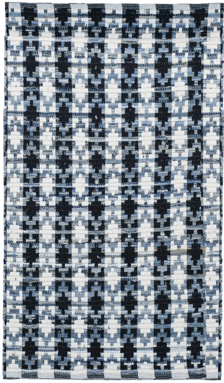 Safavieh Montauk 2'-6" x 4'-0" Rug in Ivory Blue / Black