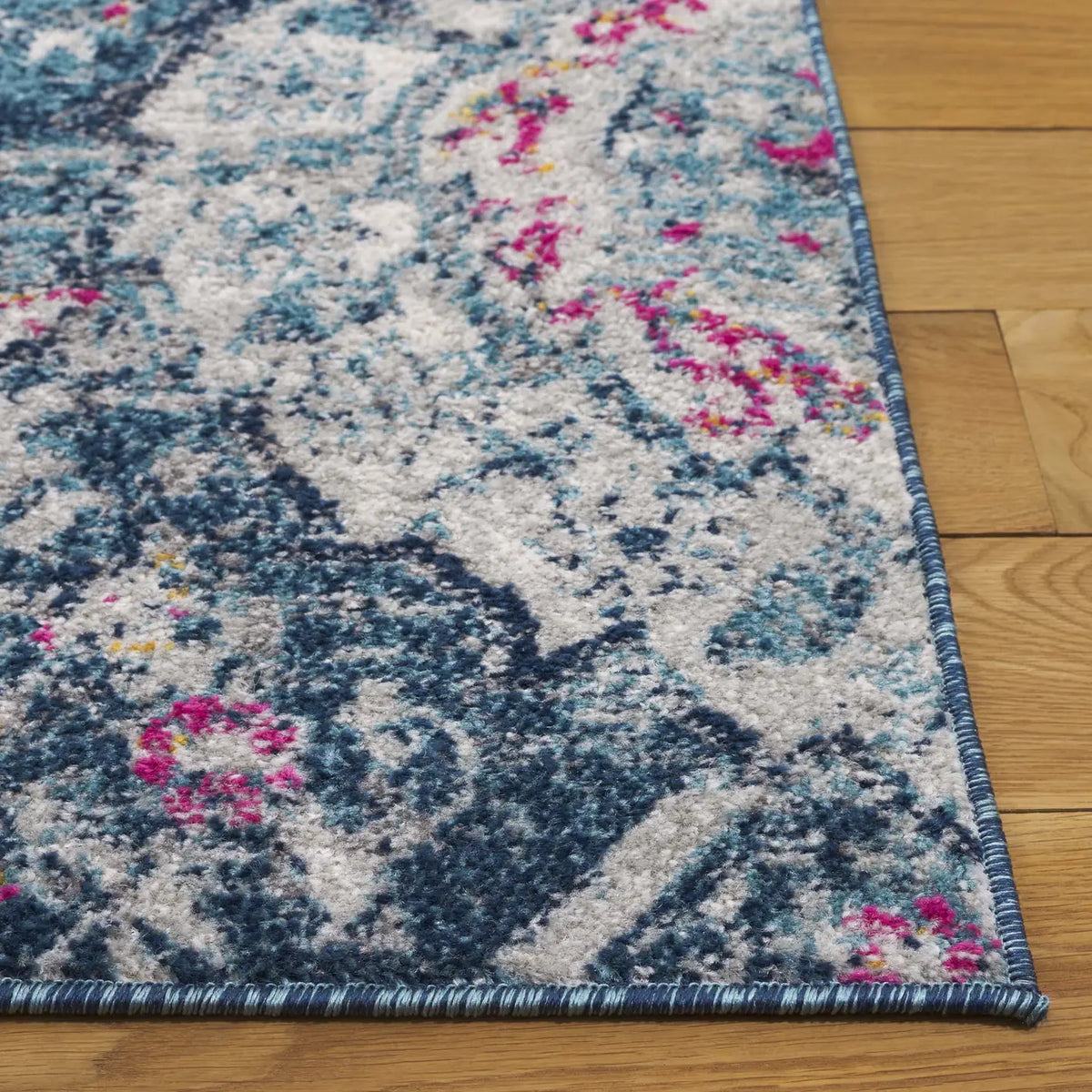 Safavieh Madison 4'-0" x 6'-0" Rug in Blue / Grey