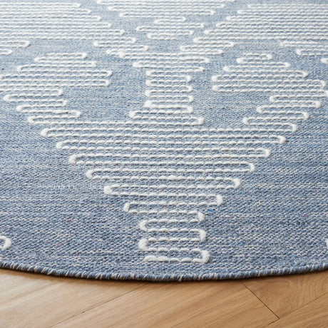 Safavieh Kilim 6'-0" x 6'-0" Rug in Blue / Ivory