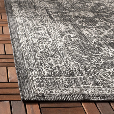 Safavieh Courtyard 4'-0" x 5'-7" Rug in Black / Ivory
