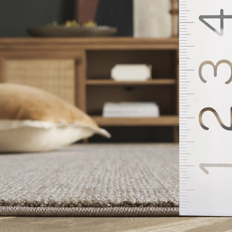 Safavieh Lasa 4'-0" x 6'-0" Rug in Beige