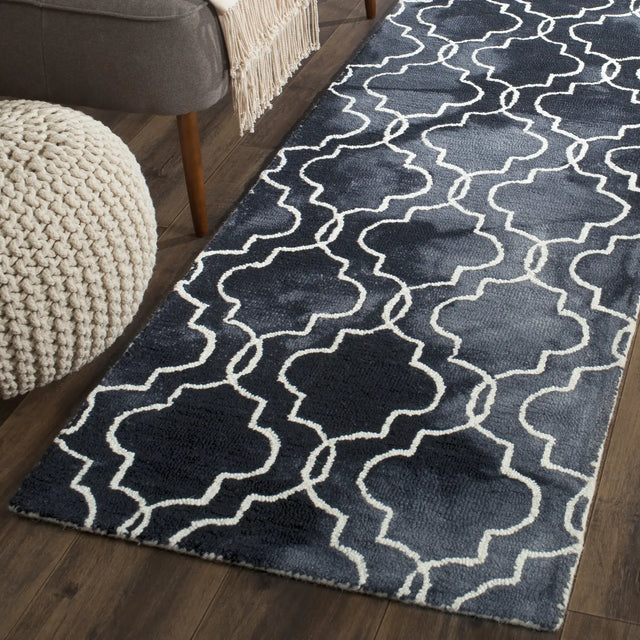 Safavieh Dip Dye 2'-3" x 6'-0" Rug in Graphite / Ivory