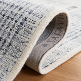 Safavieh Metro 4'-0" x 6'-0" Rug in Light Grey / Ivory