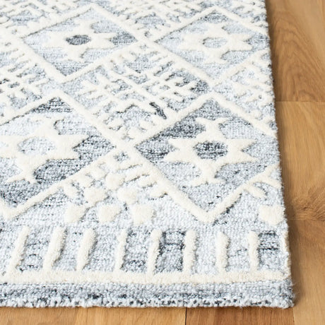 Safavieh Roslyn 4'-0" x 6'-0" Rug in Grey / Ivory