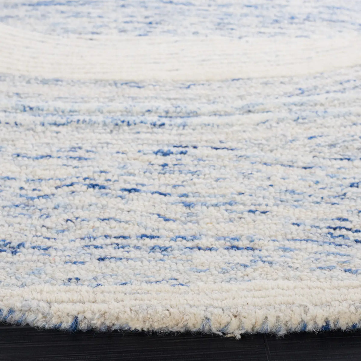 Safavieh Fifth Avenue 6'-0" x 6'-0" Rug in Blue / Ivory