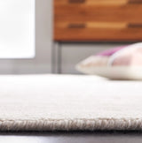 Safavieh Mirage 6'-0" x 9'-0" Rug in Ivory / Beige