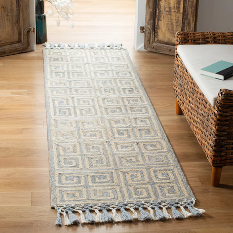 Safavieh Sahara 2'-3" x 8'-0" Rug in Grey / Beige