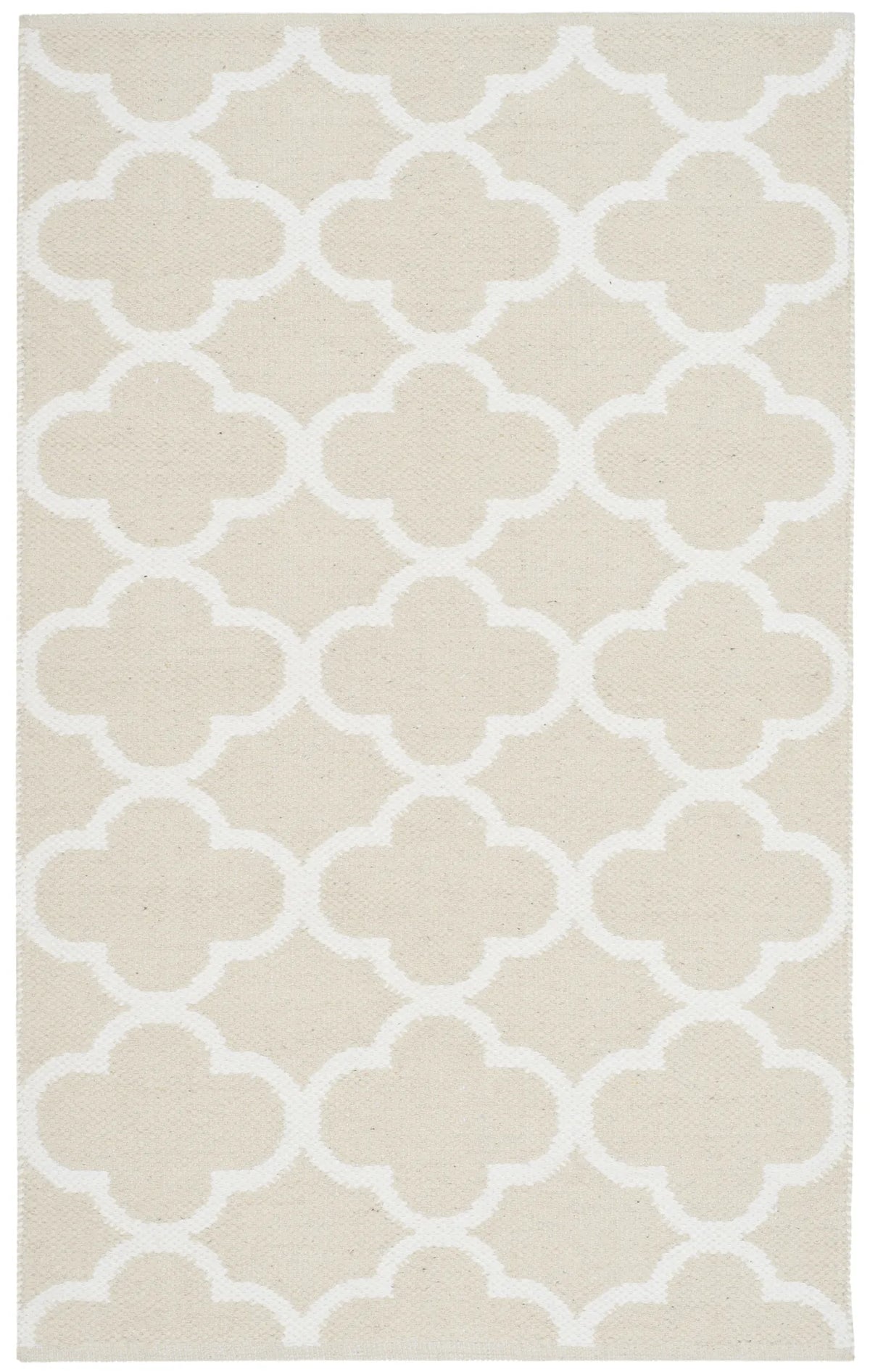 Safavieh Montauk 2'-6" x 4'-0" Rug in Beige / Ivory