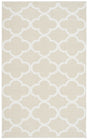 Safavieh Montauk 2'-6" x 4'-0" Rug in Beige / Ivory