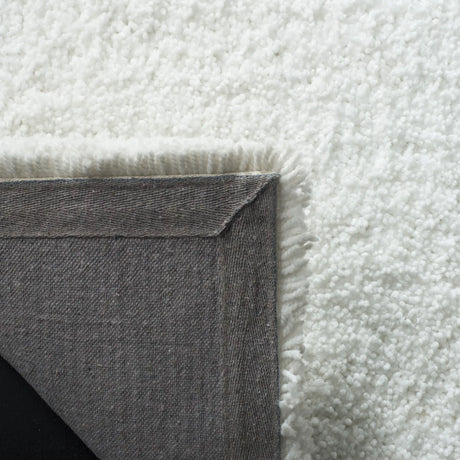 Safavieh Ultimate Shag 4'-0" x 6'-0" Rug in Ivory