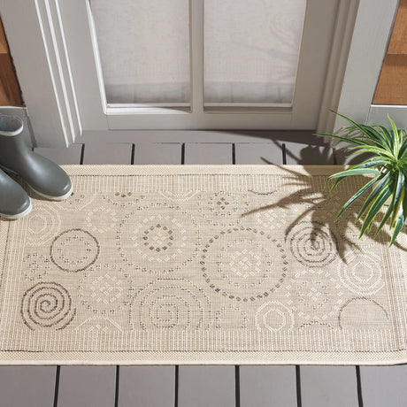 Safavieh Courtyard 2'-0" x 3'-7" Rug in Natural / Brown
