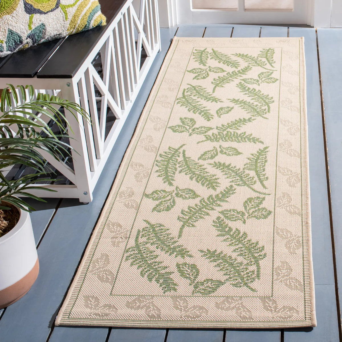 Safavieh Courtyard 2'-3" x 6'-7" Rug in Natural / Olive