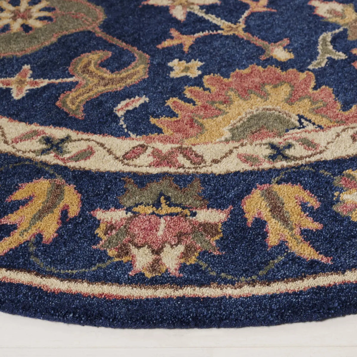 Safavieh Antiquity 6'-0" x 6'-0" Rug in Navy / Beige