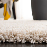 Safavieh Evolution Shag 500 4'-0" x 6'-0" Rug in Ivory