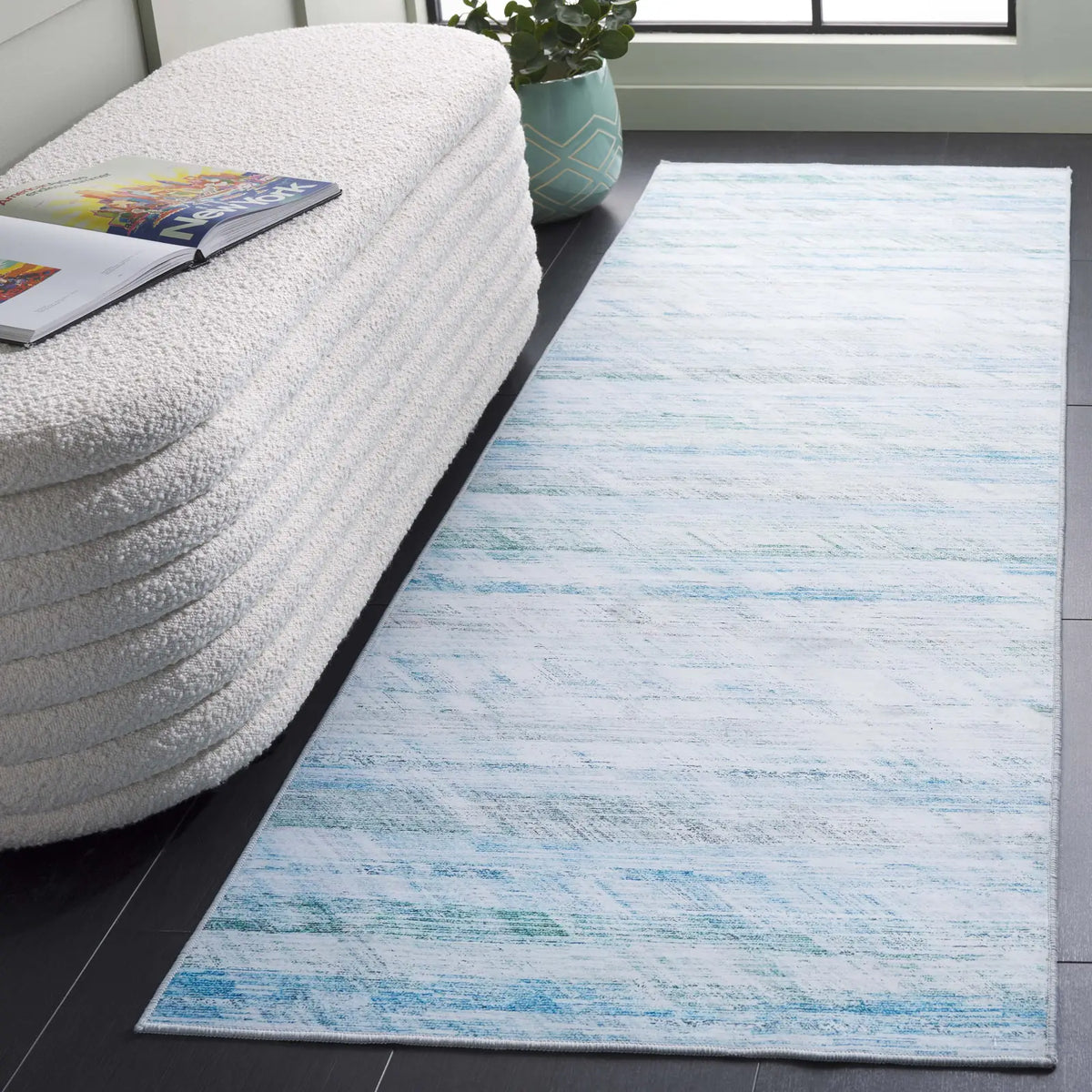 Safavieh Tacoma 2'-6" x 6'-0" Rug in Grey / Aqua