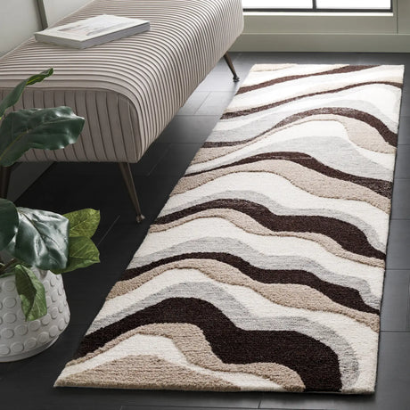 Safavieh Ebony 2'-3" x 8'-0" Rug in Ivory / Grey