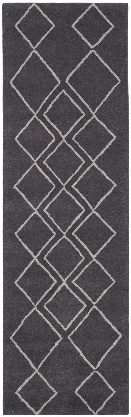 Safavieh Soho 2'-6" x 8'-0" Rug in Ivory / Dark Grey