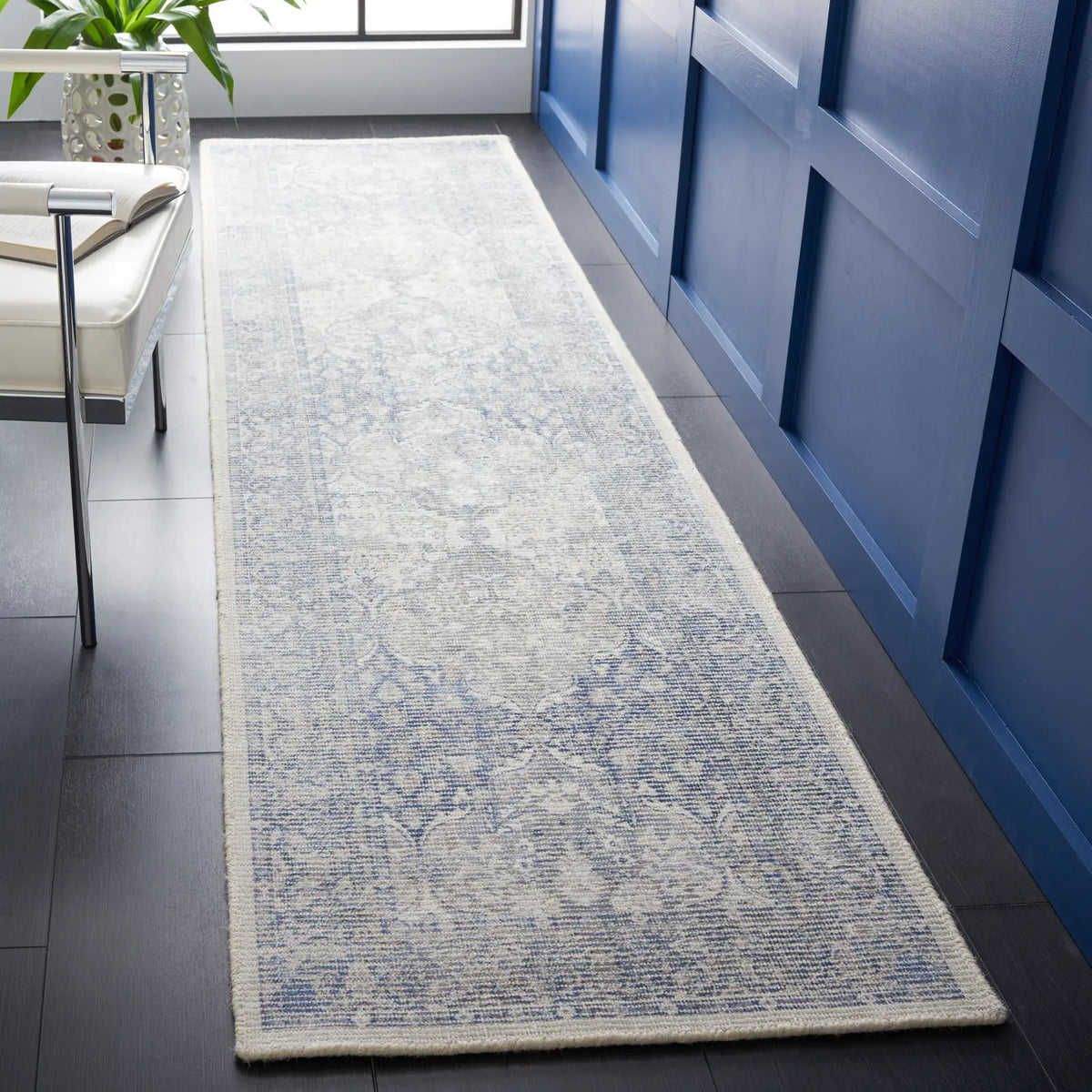 Safavieh Restoration Vintage 2'-3" x 9'-0" Rug in Ivory / Blue