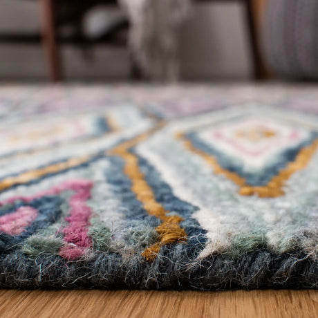 Safavieh Aspen 4'-0" x 6'-0" Rug in Blue / Pink