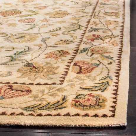 Safavieh Bergama 4'-0" x 6'-0" Rug in Ivory / Ivory