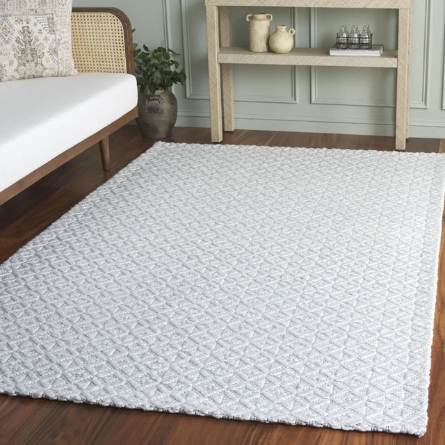 Safavieh Marbella 4'-0" x 6'-0" Rug in Ivory