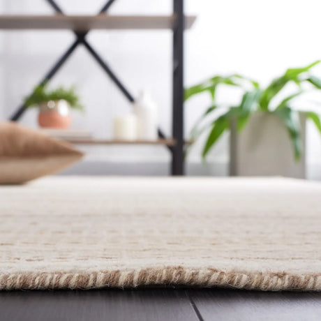 Safavieh Himalaya 5'-0" x 8'-0" Rug in Beige