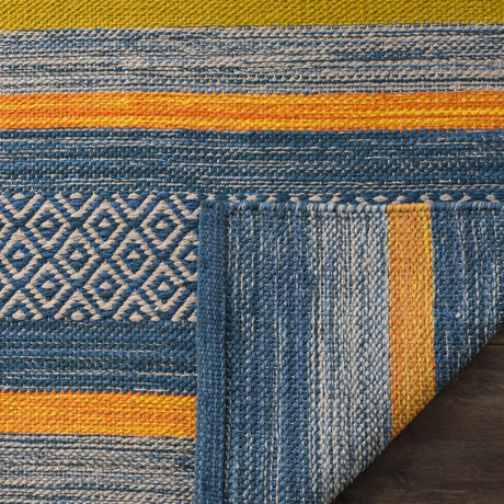 Safavieh Montauk 4'-0" x 6'-0" Rug in Blue / Orange