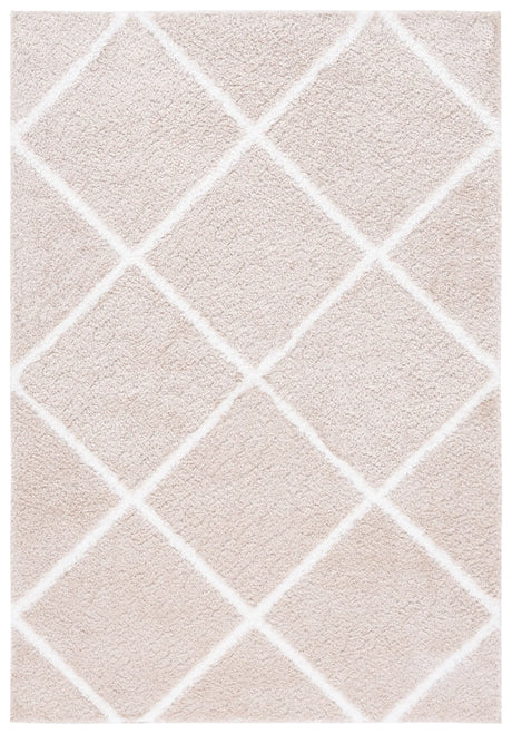 Safavieh Tahoe Shag 4'-0" x 6'-0" Rug in Beige / White