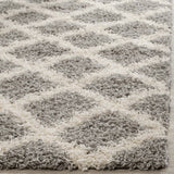 Safavieh Sgd-Dallas Shag 4'-0" x 6'-0" Rug in Grey / Ivory